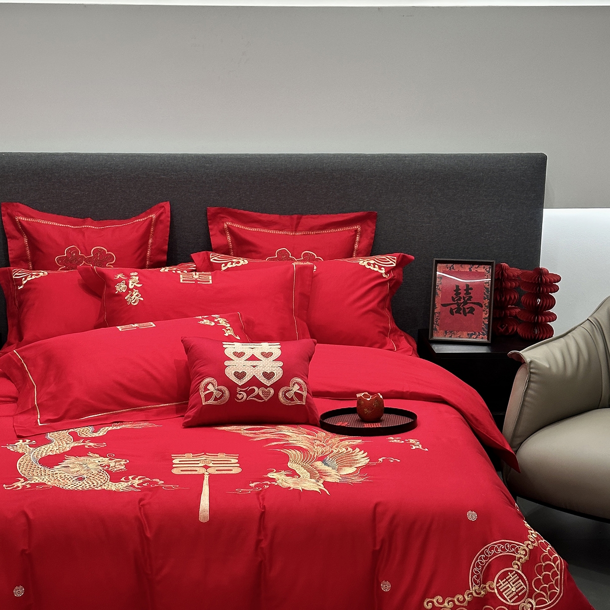 91家纺网 家纺一手货源 找家纺 JUICY 橘滋家纺 2026新款全棉大红刺绣婚庆实惠款四件套多件套 龙凤喜事