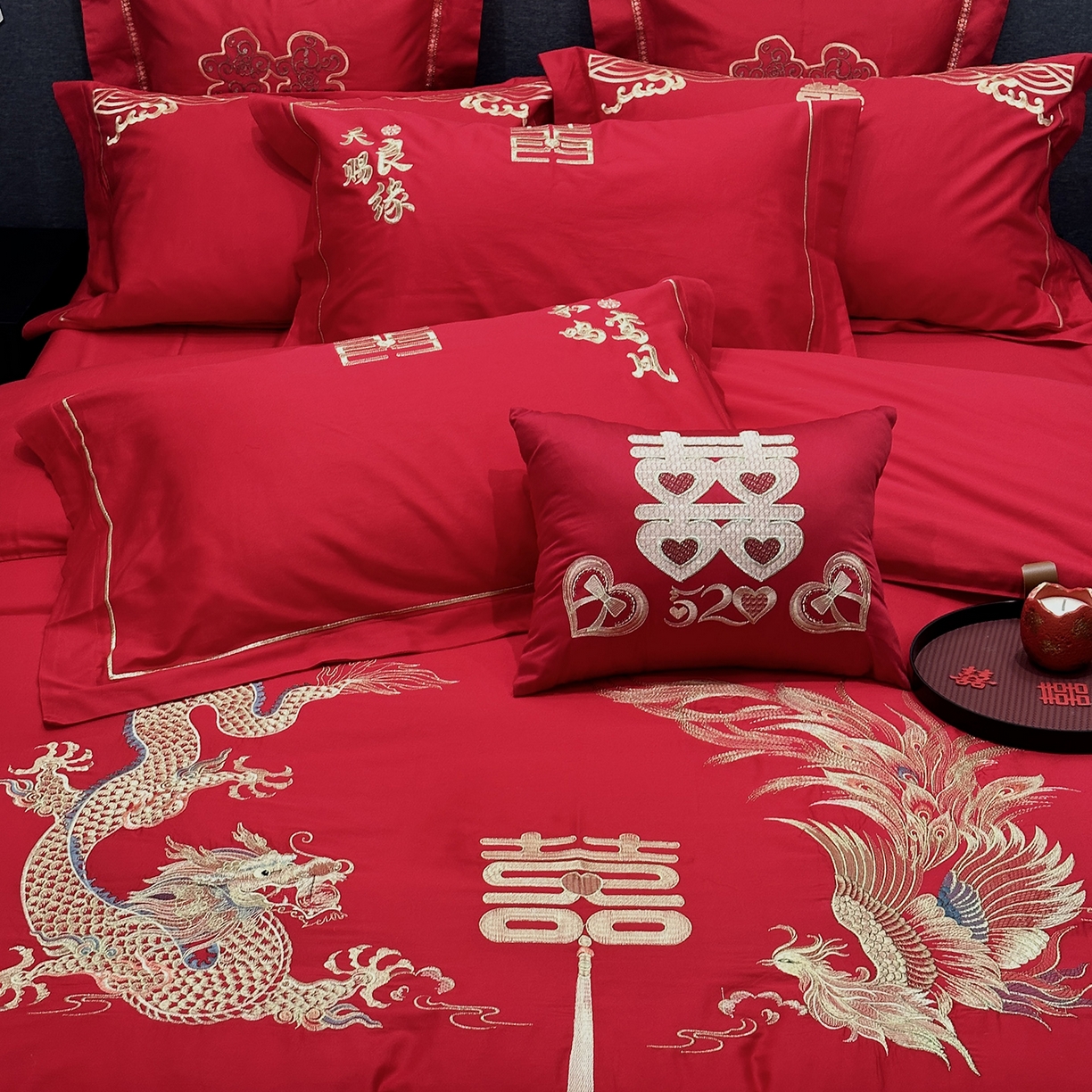 91家纺网 家纺一手货源 找家纺 JUICY 橘滋家纺 2026新款全棉大红刺绣婚庆实惠款四件套多件套 龙凤喜事