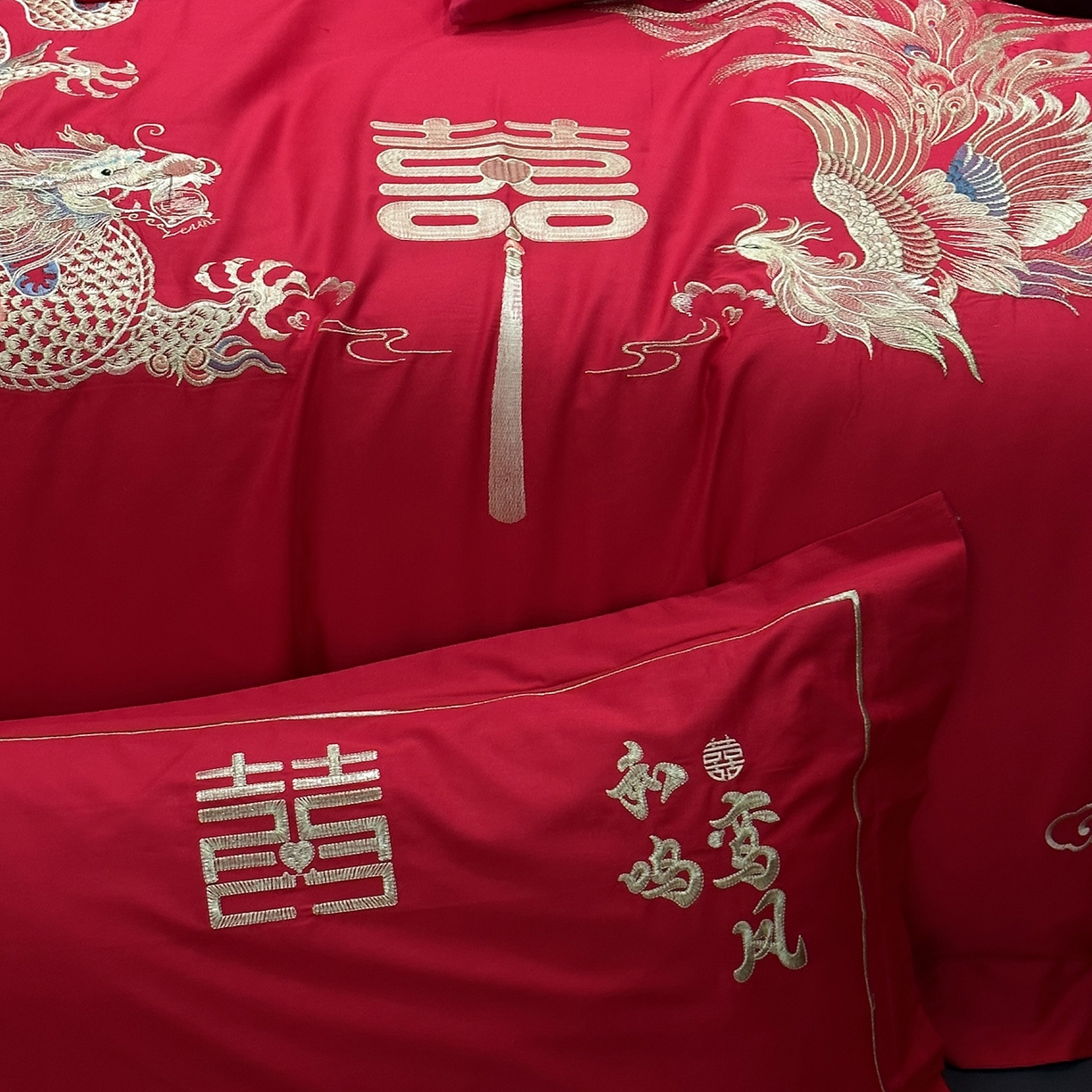 91家纺网 家纺一手货源 找家纺 JUICY 橘滋家纺 2026新款全棉大红刺绣婚庆实惠款四件套多件套 龙凤喜事