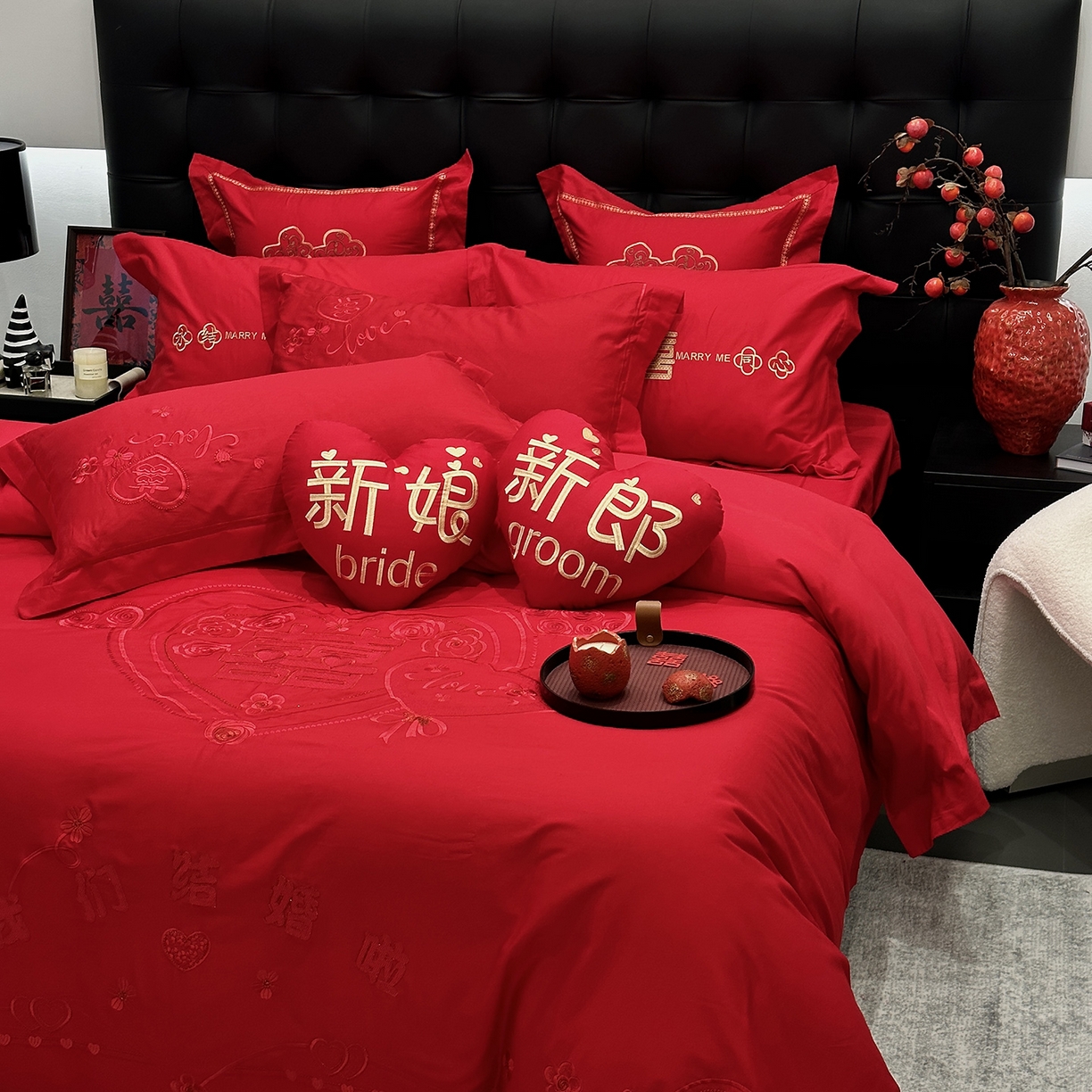 91家纺网 家纺一手货源 找家纺 JUICY 橘滋家纺 2026新款全棉大红刺绣婚庆实惠款四件套多件套 我们结婚了-红