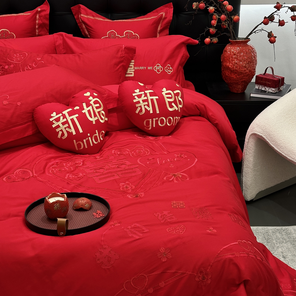 91家纺网 家纺一手货源 找家纺 JUICY 橘滋家纺 2026新款全棉大红刺绣婚庆实惠款四件套多件套 我们结婚了-红