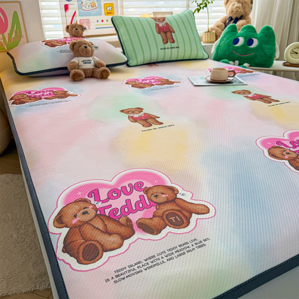 91家纺网 家纺一手货源 找家纺 慕木家纺 2026春夏新款泰迪冰丝席系列凉席席子空调软席平席和床笠 泰迪炫彩 床笠款