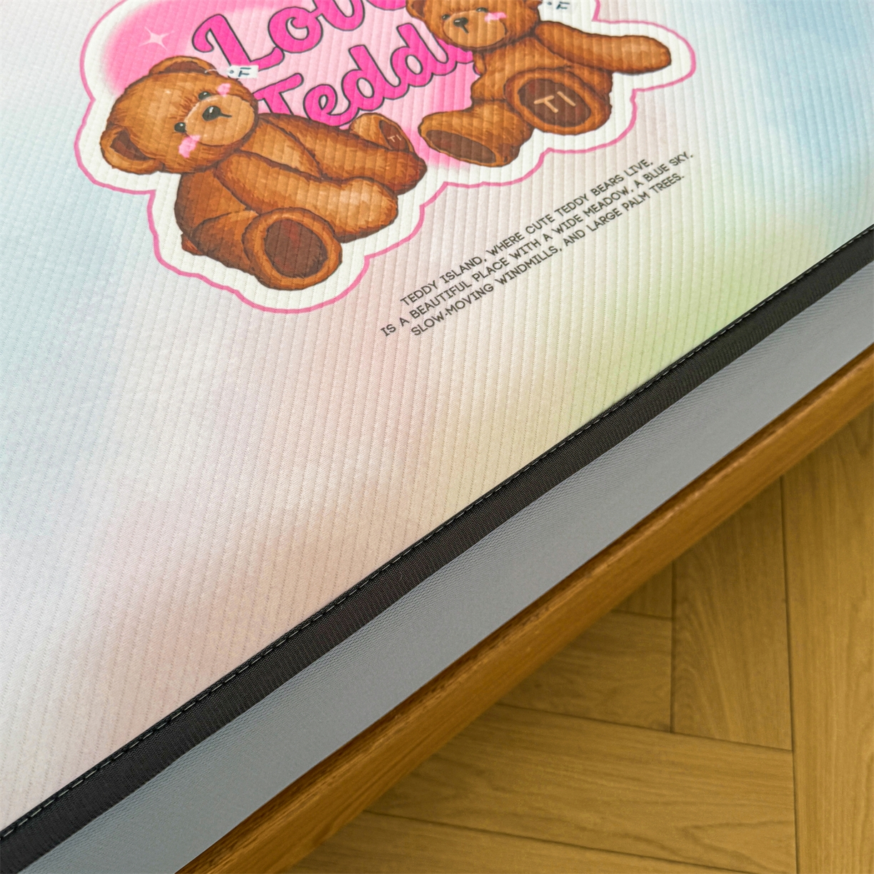 91家纺网 家纺一手货源 找家纺 慕木家纺 2026春夏新款泰迪冰丝席系列凉席席子空调软席平席和床笠 泰迪炫彩 床笠款