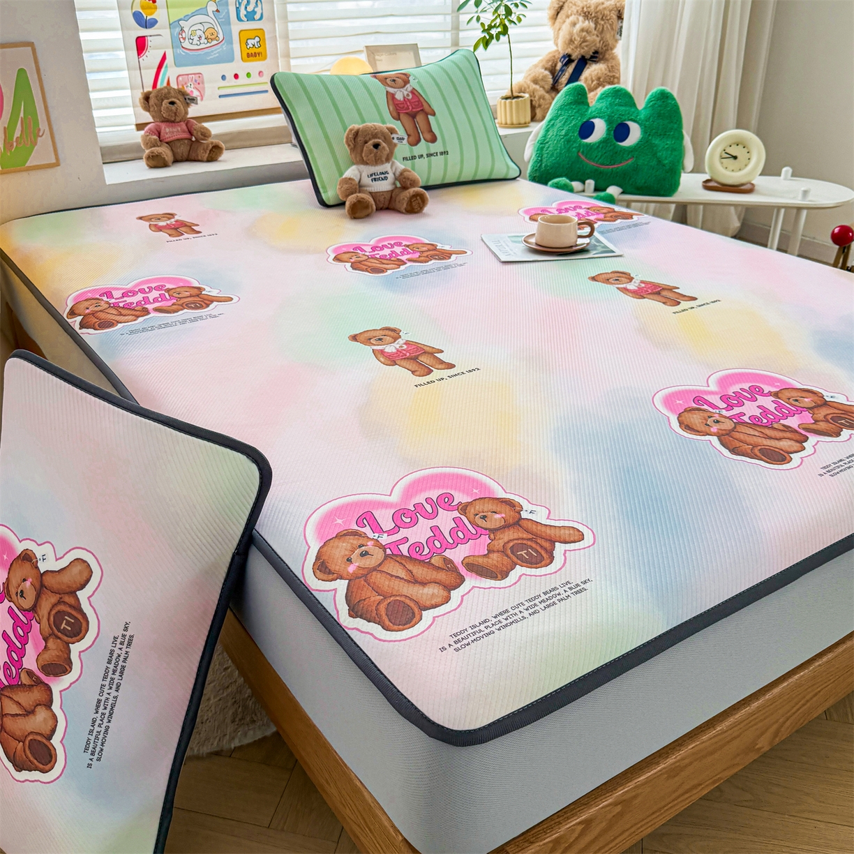 91家纺网 家纺一手货源 找家纺 慕木家纺 2026春夏新款泰迪冰丝席系列凉席席子空调软席平席和床笠 泰迪炫彩 床笠款