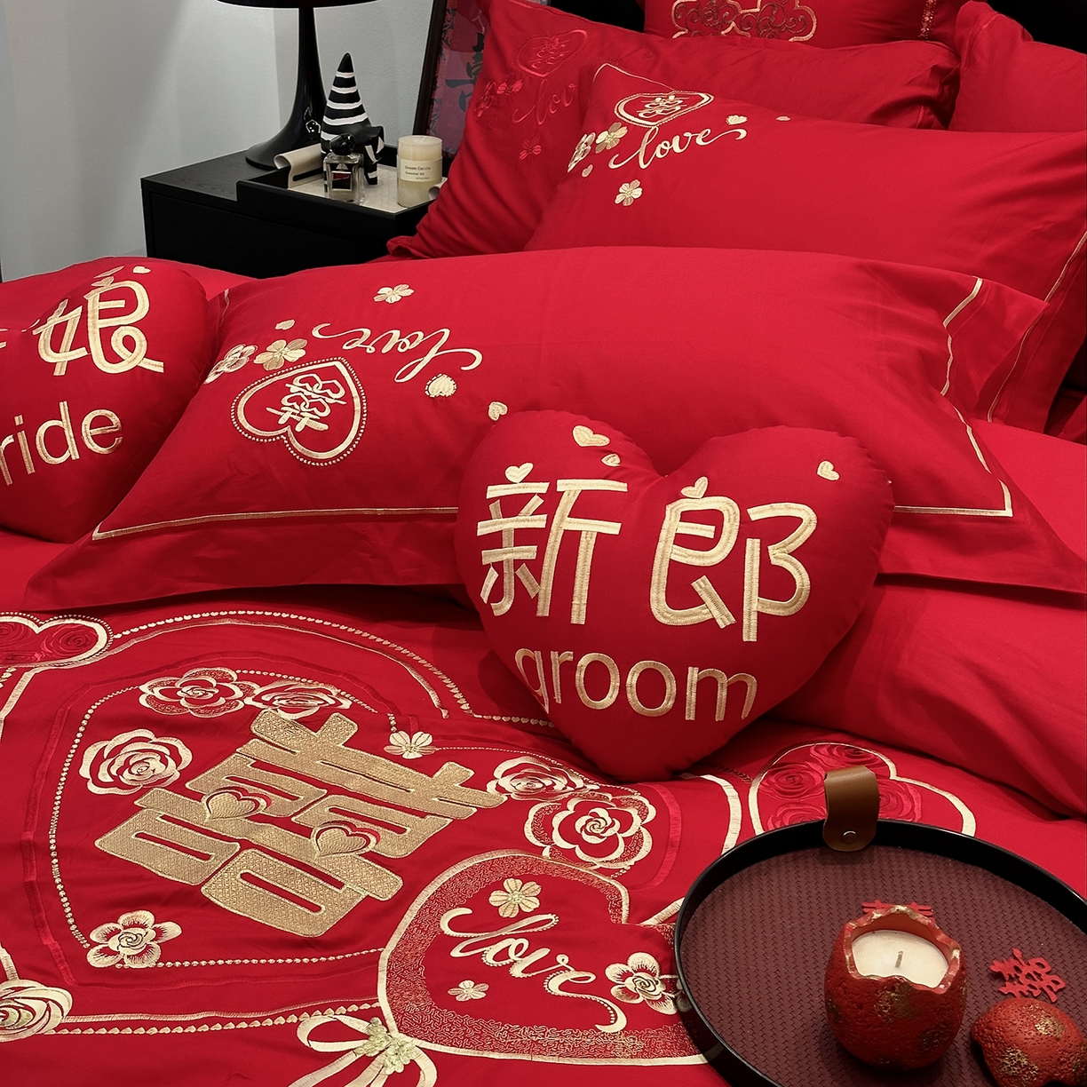 91家纺网 家纺一手货源 找家纺 JUICY 橘滋家纺 2026新款全棉大红刺绣婚庆实惠款四件套多件套 我们结婚了-金