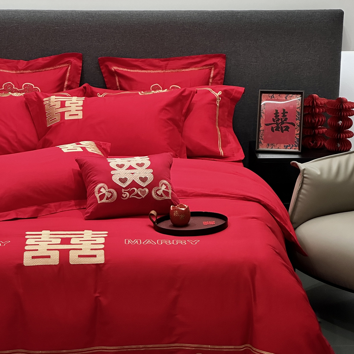 91家纺网 家纺一手货源 找家纺 JUICY 橘滋家纺 2026新款全棉大红刺绣婚庆实惠款四件套多件套 喜上加喜