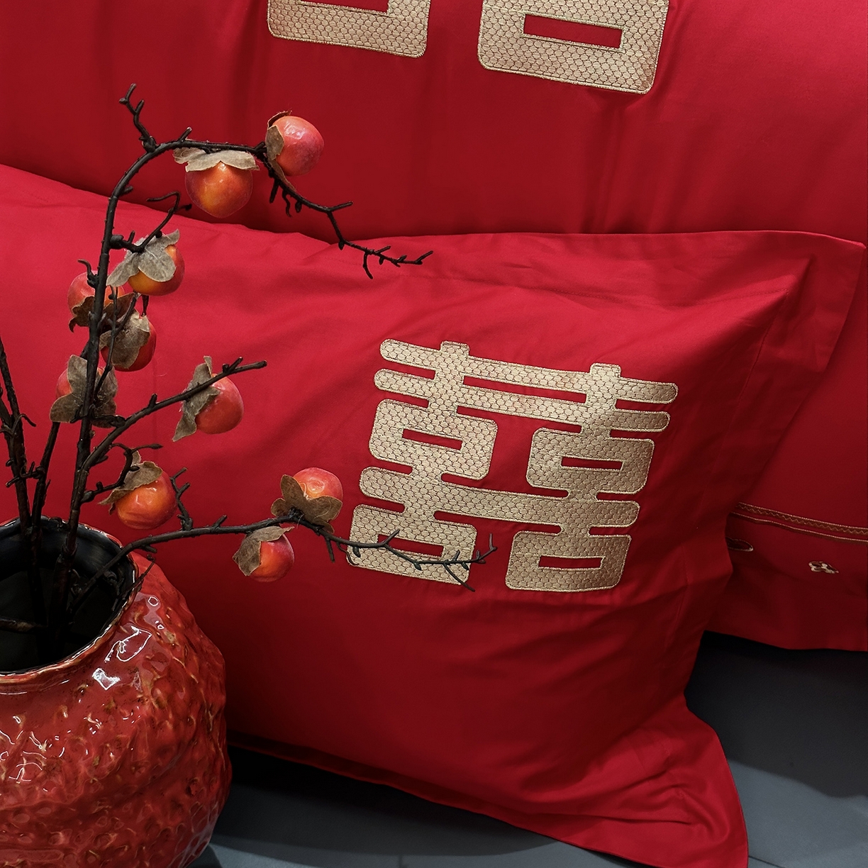 91家纺网 家纺一手货源 找家纺 JUICY 橘滋家纺 2026新款全棉大红刺绣婚庆实惠款四件套多件套 喜上加喜