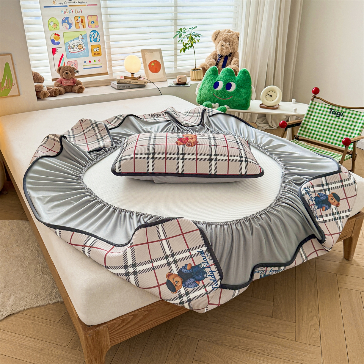 91家纺网 家纺一手货源 找家纺 慕木家纺 2026春夏新款泰迪冰丝席系列凉席席子空调软席平席和床笠 泰迪英伦 床笠款