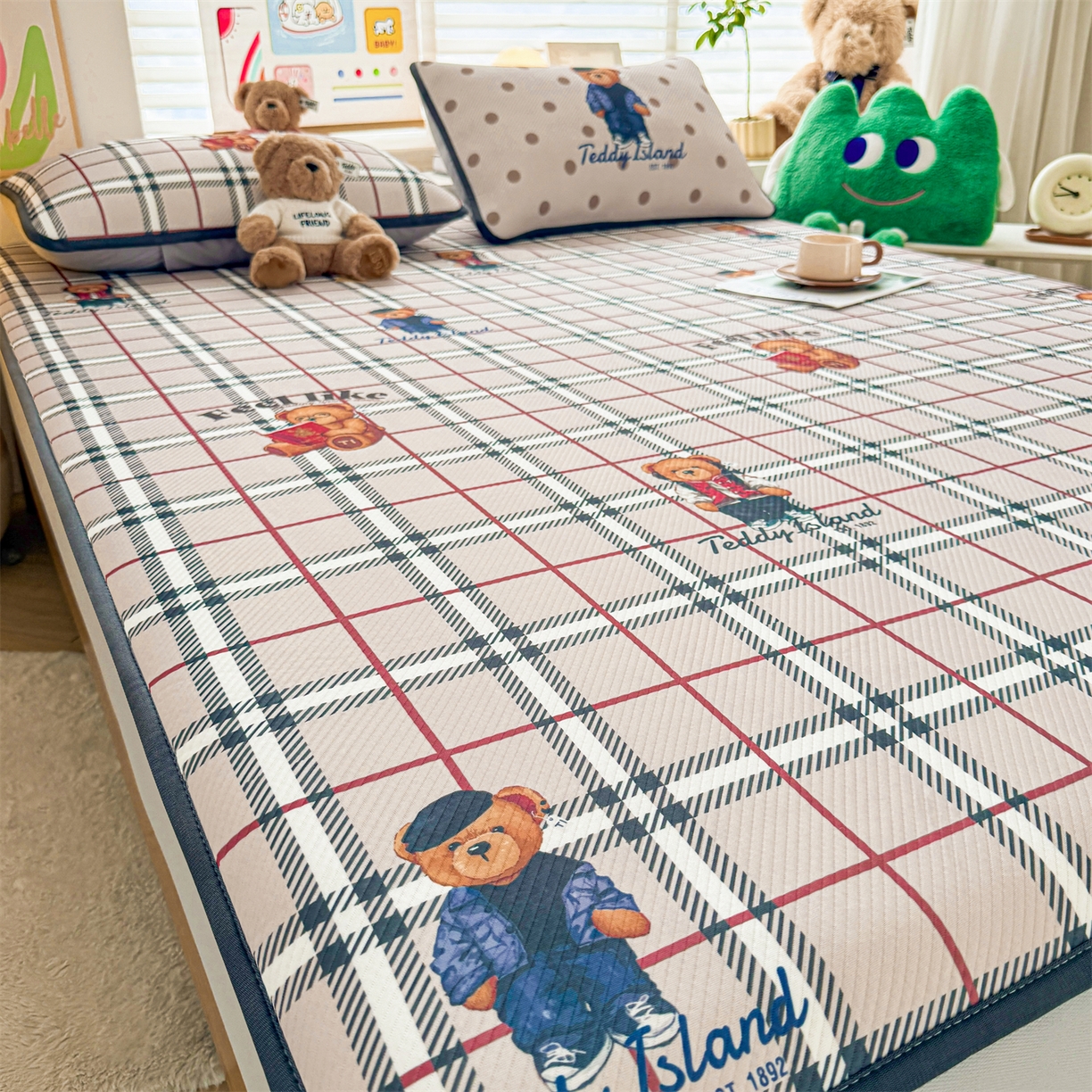 91家纺网 家纺一手货源 找家纺 慕木家纺 2026春夏新款泰迪冰丝席系列凉席席子空调软席平席和床笠 泰迪英伦 床笠款