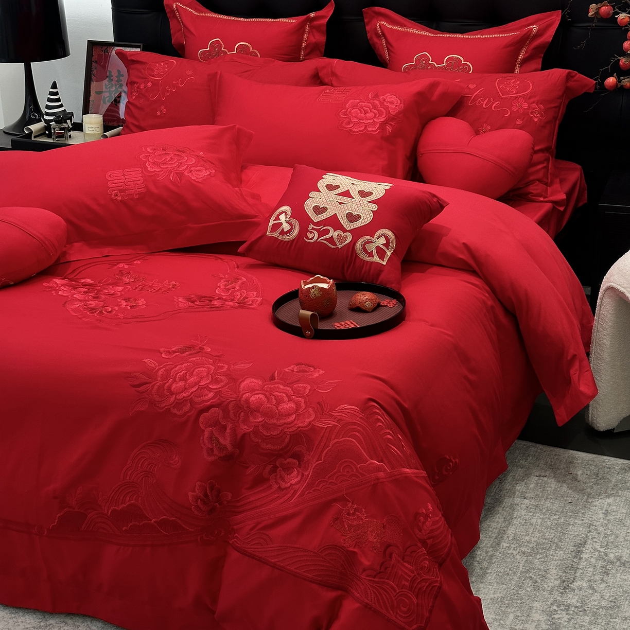 91家纺网 家纺一手货源 找家纺 JUICY 橘滋家纺 2026新款全棉大红刺绣婚庆实惠款四件套多件套 喜事如意