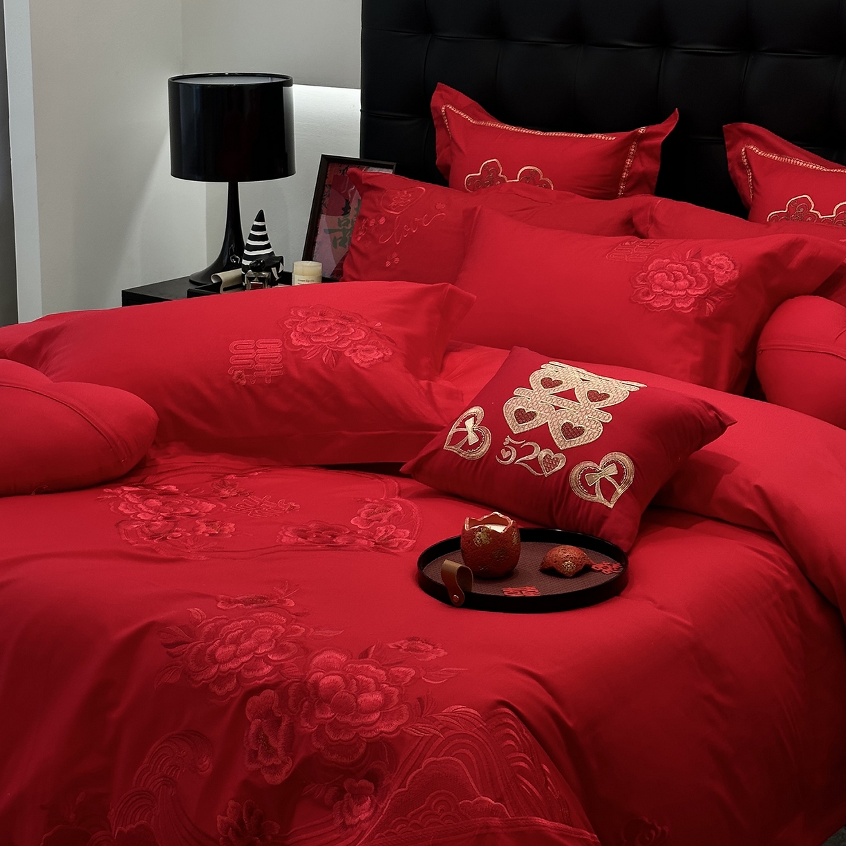 91家纺网 家纺一手货源 找家纺 JUICY 橘滋家纺 2026新款全棉大红刺绣婚庆实惠款四件套多件套 喜事如意