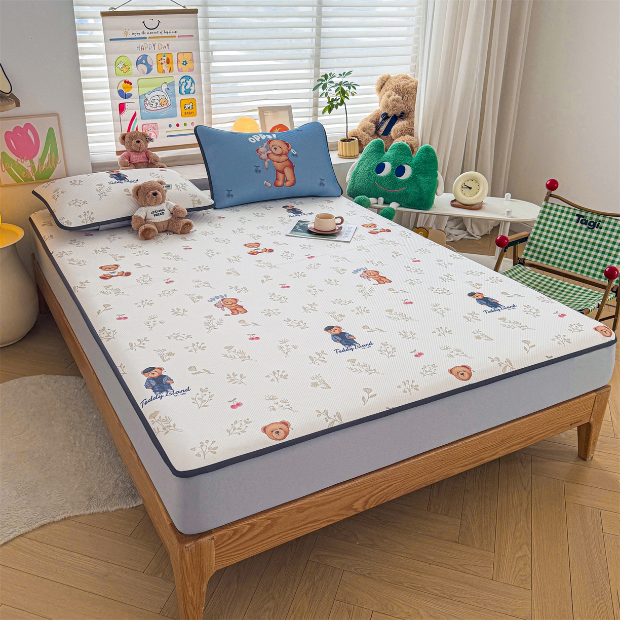 91家纺网 家纺一手货源 找家纺 慕木家纺 2026春夏新款泰迪冰丝席系列凉席席子空调软席平席和床笠 泰迪樱桃 床笠款