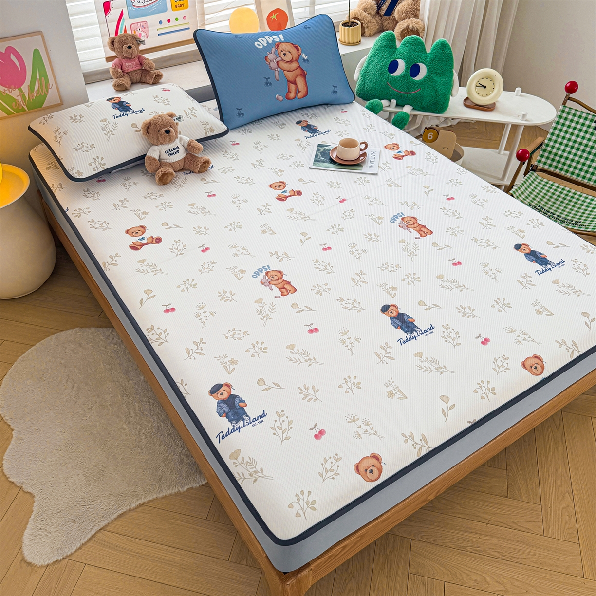 91家纺网 家纺一手货源 找家纺 慕木家纺 2026春夏新款泰迪冰丝席系列凉席席子空调软席平席和床笠 泰迪樱桃 床笠款