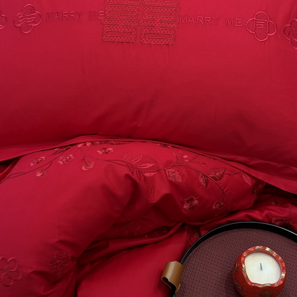 91家纺网 家纺一手货源 找家纺 JUICY 橘滋家纺 2026新款全棉大红刺绣婚庆实惠款四件套多件套 喜悦锦簇-红