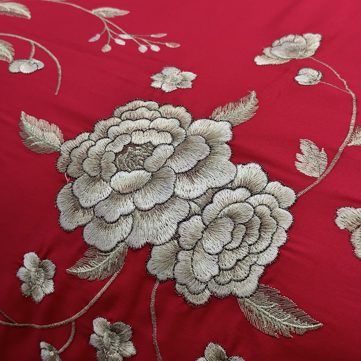 91家纺网 家纺一手货源 找家纺 JUICY 橘滋家纺 2026新款全棉大红刺绣婚庆实惠款四件套多件套 喜悦锦簇-金