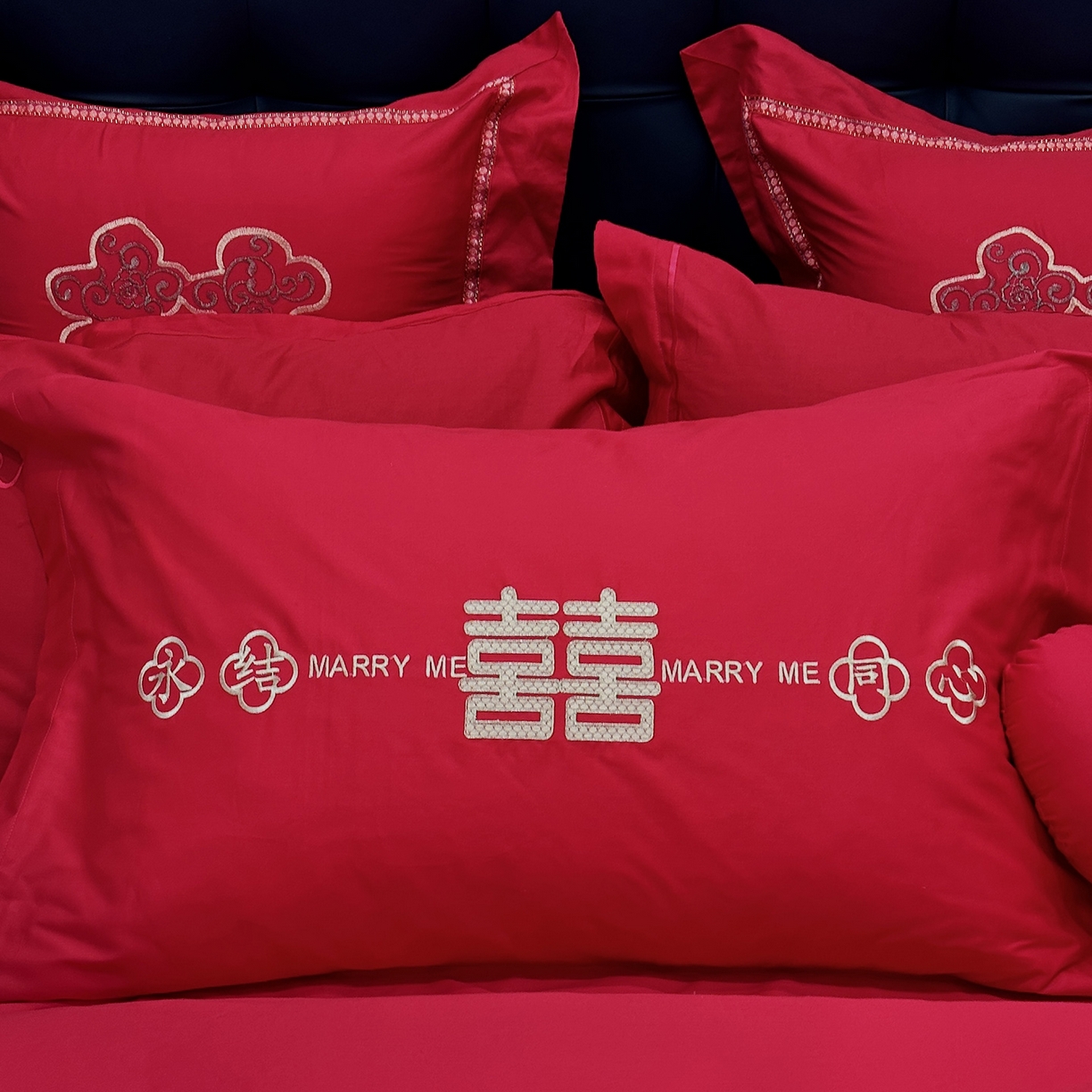 91家纺网 家纺一手货源 找家纺 JUICY 橘滋家纺 2026新款全棉大红刺绣婚庆实惠款四件套多件套 喜悦锦簇-金