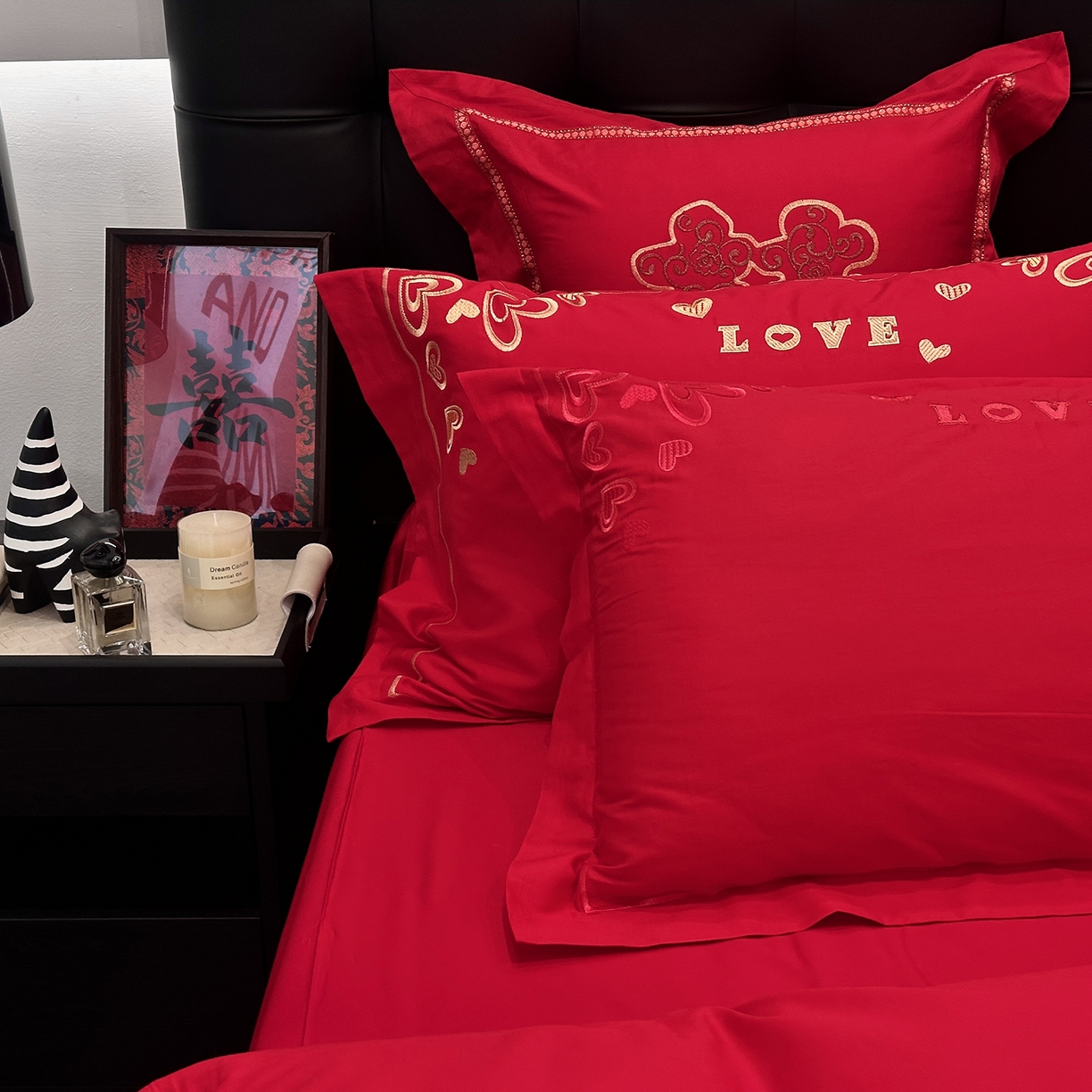 91家纺网 家纺一手货源 找家纺 JUICY 橘滋家纺 2026新款全棉大红刺绣婚庆实惠款四件套多件套 心心相印-红