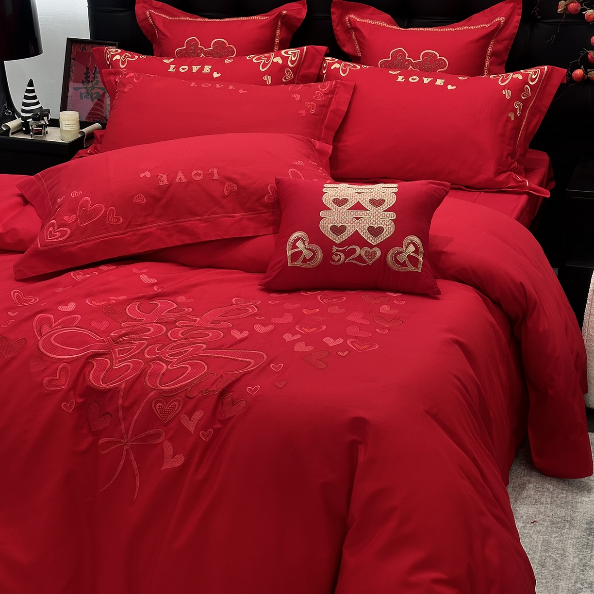 91家纺网 家纺一手货源 找家纺 JUICY 橘滋家纺 2026新款全棉大红刺绣婚庆实惠款四件套多件套 心心相印-红