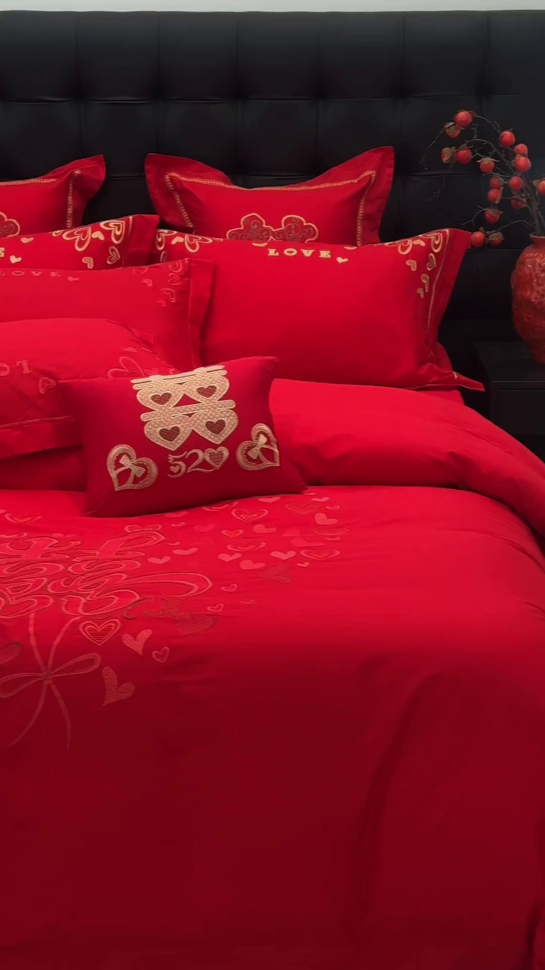 91家纺网 家纺一手货源 找家纺 JUICY 橘滋家纺 2026新款全棉大红刺绣婚庆实惠款四件套多件套 心心相印-红
