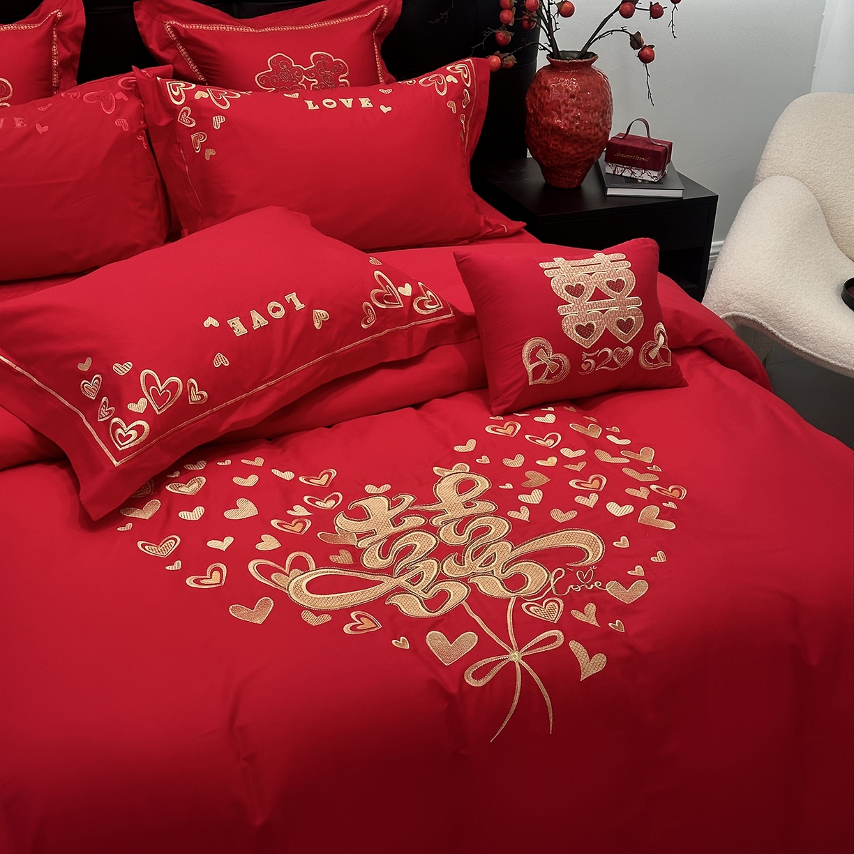 91家纺网 家纺一手货源 找家纺 JUICY 橘滋家纺 2026新款全棉大红刺绣婚庆实惠款四件套多件套 心心相印-金