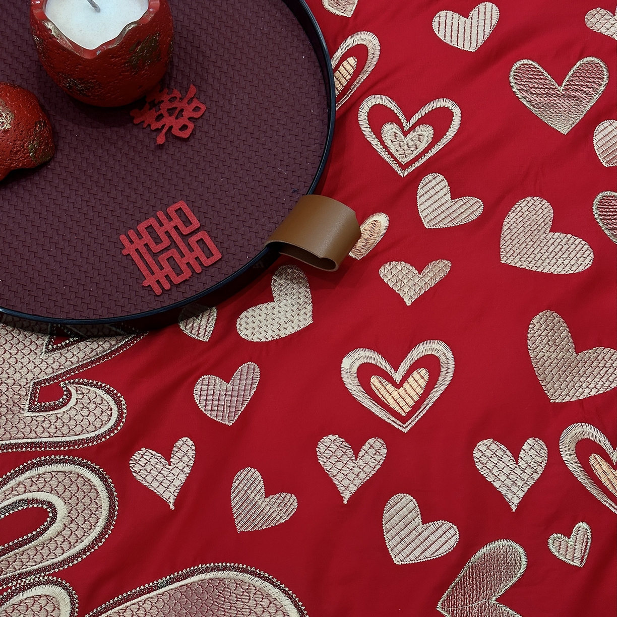 91家纺网 家纺一手货源 找家纺 JUICY 橘滋家纺 2026新款全棉大红刺绣婚庆实惠款四件套多件套 心心相印-金