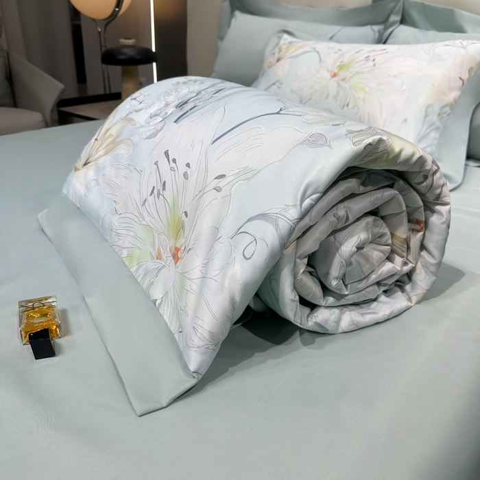 91家纺网 家纺一手货源 找家纺 爱彼家纺 2026夏季热门数码冰丝水墨画风单夏被凉感冰丝夏被四件套 夏被-初夏