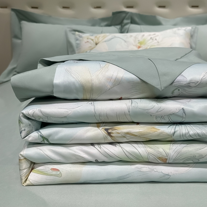 91家纺网 家纺一手货源 找家纺 爱彼家纺 2026夏季热门数码冰丝水墨画风单夏被凉感冰丝夏被四件套 夏被-初夏