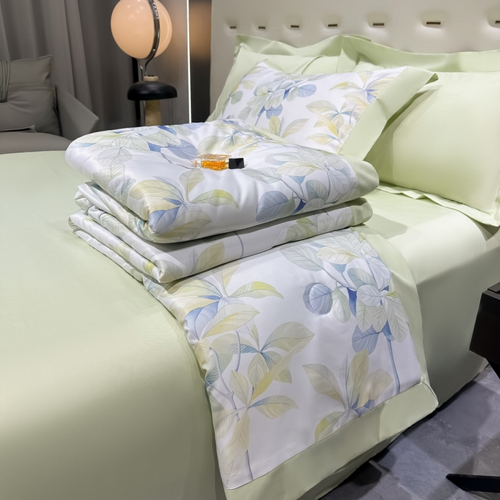 91家纺网 家纺一手货源 找家纺 爱彼家纺 2026夏季热门数码冰丝水墨画风单夏被凉感冰丝夏被四件套 夏被-绿叶花园