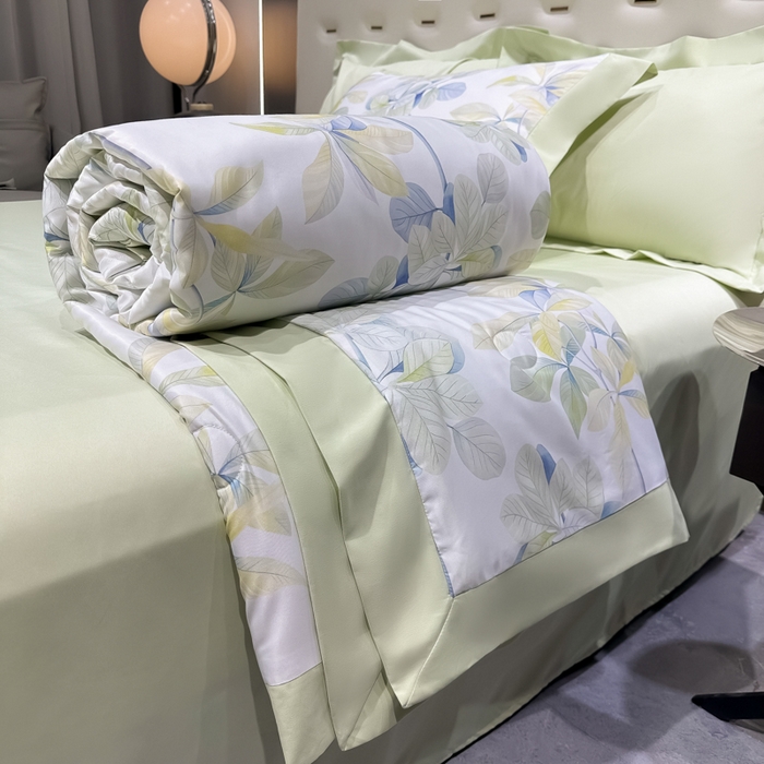 91家纺网 家纺一手货源 找家纺 爱彼家纺 2026夏季热门数码冰丝水墨画风单夏被凉感冰丝夏被四件套 夏被-绿叶花园