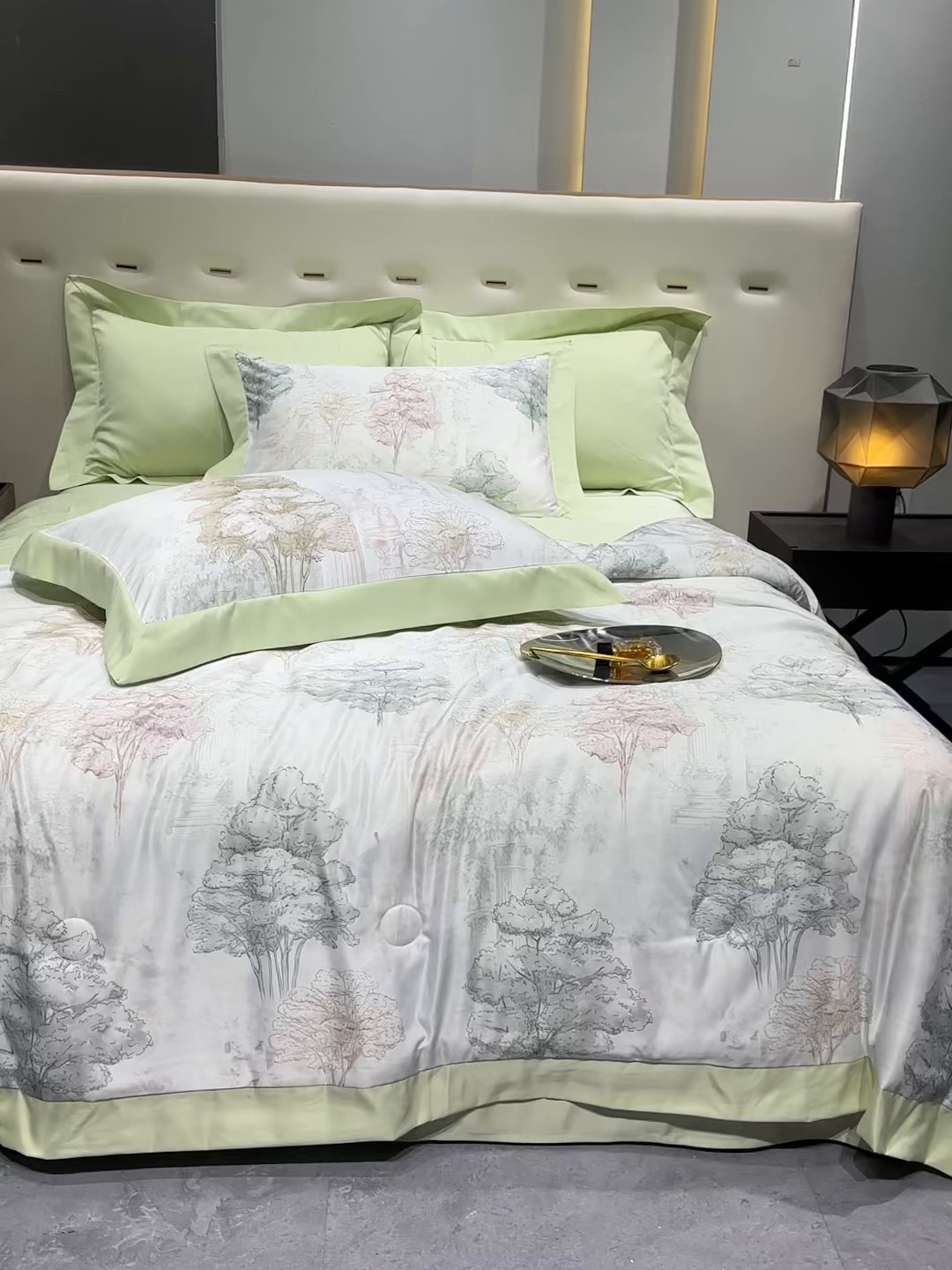 91家纺网 家纺一手货源 找家纺 爱彼家纺 2026夏季热门数码冰丝水墨画风单夏被凉感冰丝夏被四件套 夏被-时空骑士