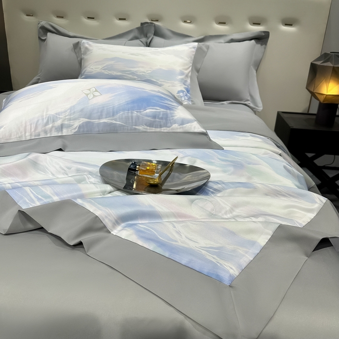 91家纺网 家纺一手货源 找家纺 爱彼家纺 2026夏季热门数码冰丝水墨画风单夏被凉感冰丝夏被四件套 夏被-紫云蓝