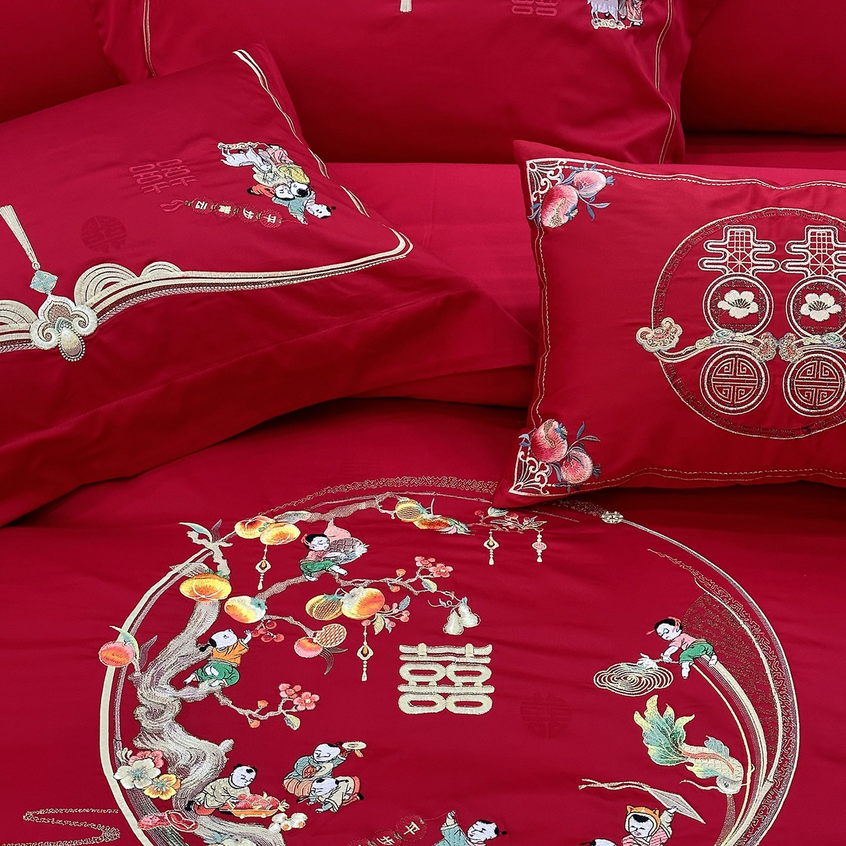 91家纺网 家纺一手货源 找家纺 JUICY 橘滋家纺 2026新款全棉提花高端婚庆刺绣传臻系列四件套多件套 百子嬉春