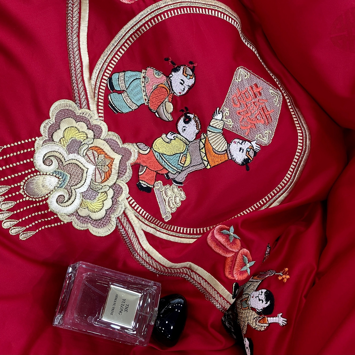 91家纺网 家纺一手货源 找家纺 JUICY 橘滋家纺 2026新款全棉提花高端婚庆刺绣传臻系列四件套多件套 百子嬉春