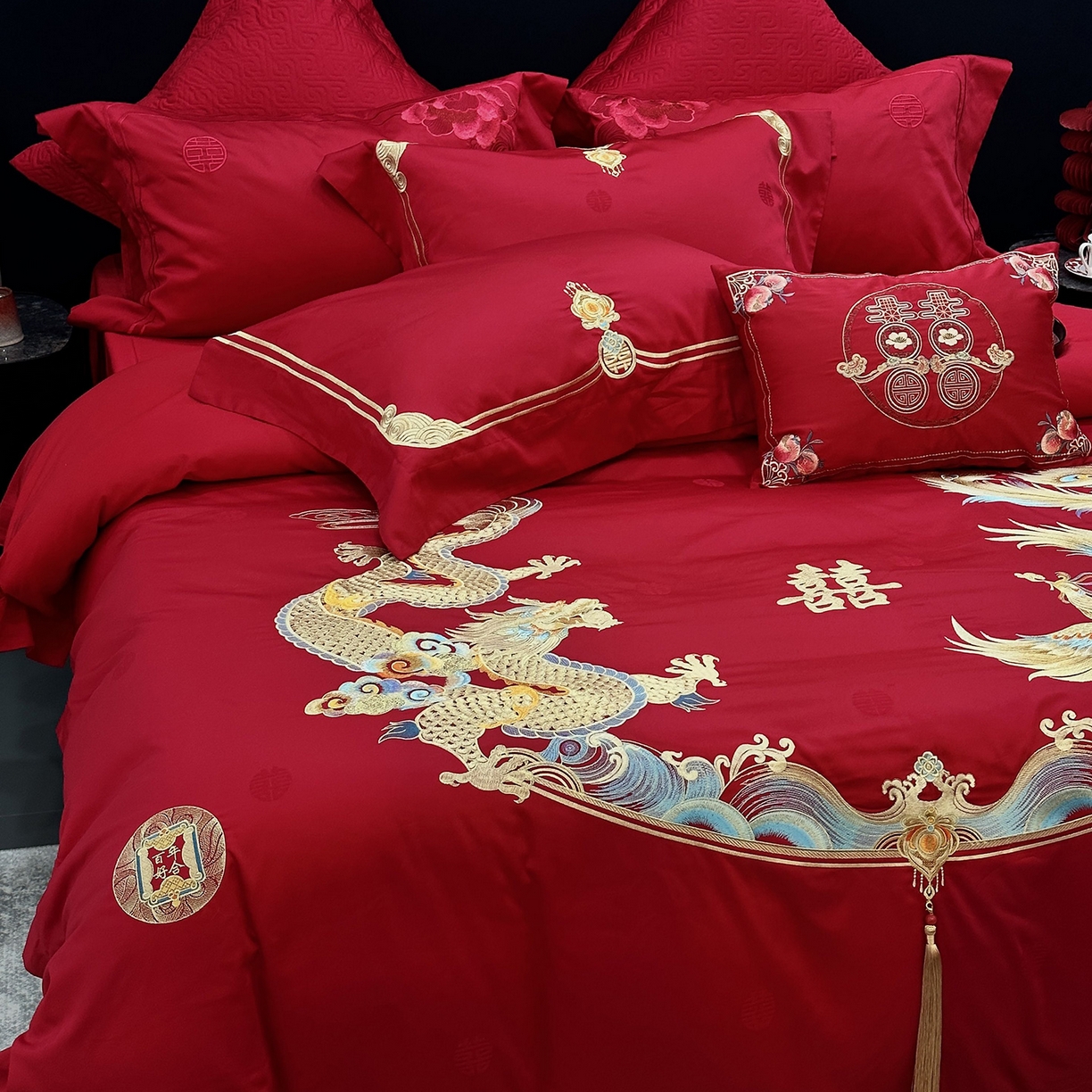 91家纺网 家纺一手货源 找家纺 JUICY 橘滋家纺 2026新款全棉提花高端婚庆刺绣传臻系列四件套多件套 龙凤良缘