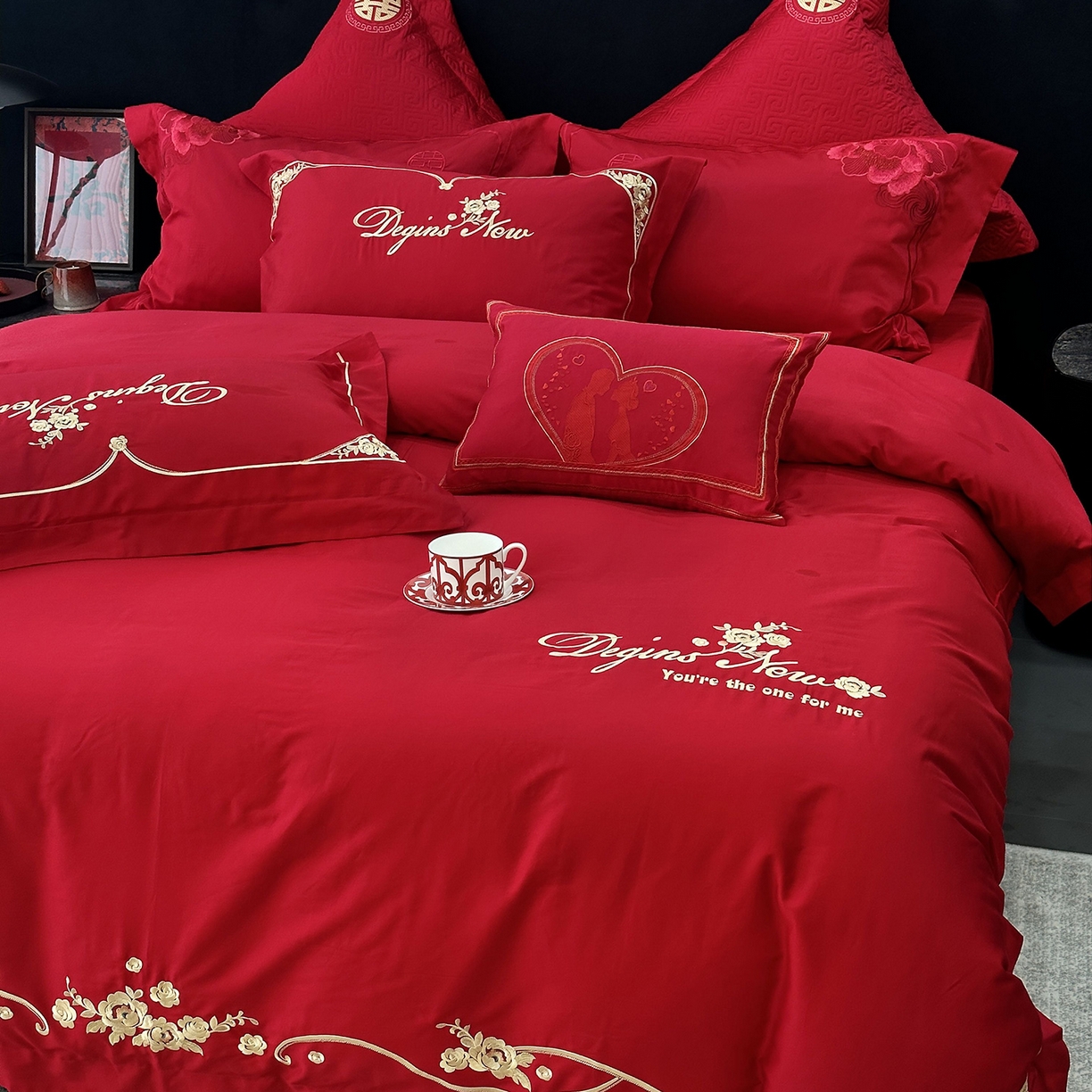 91家纺网 家纺一手货源 找家纺 JUICY 橘滋家纺 2026新款全棉提花高端婚庆刺绣传臻系列四件套多件套 玫瑰传情