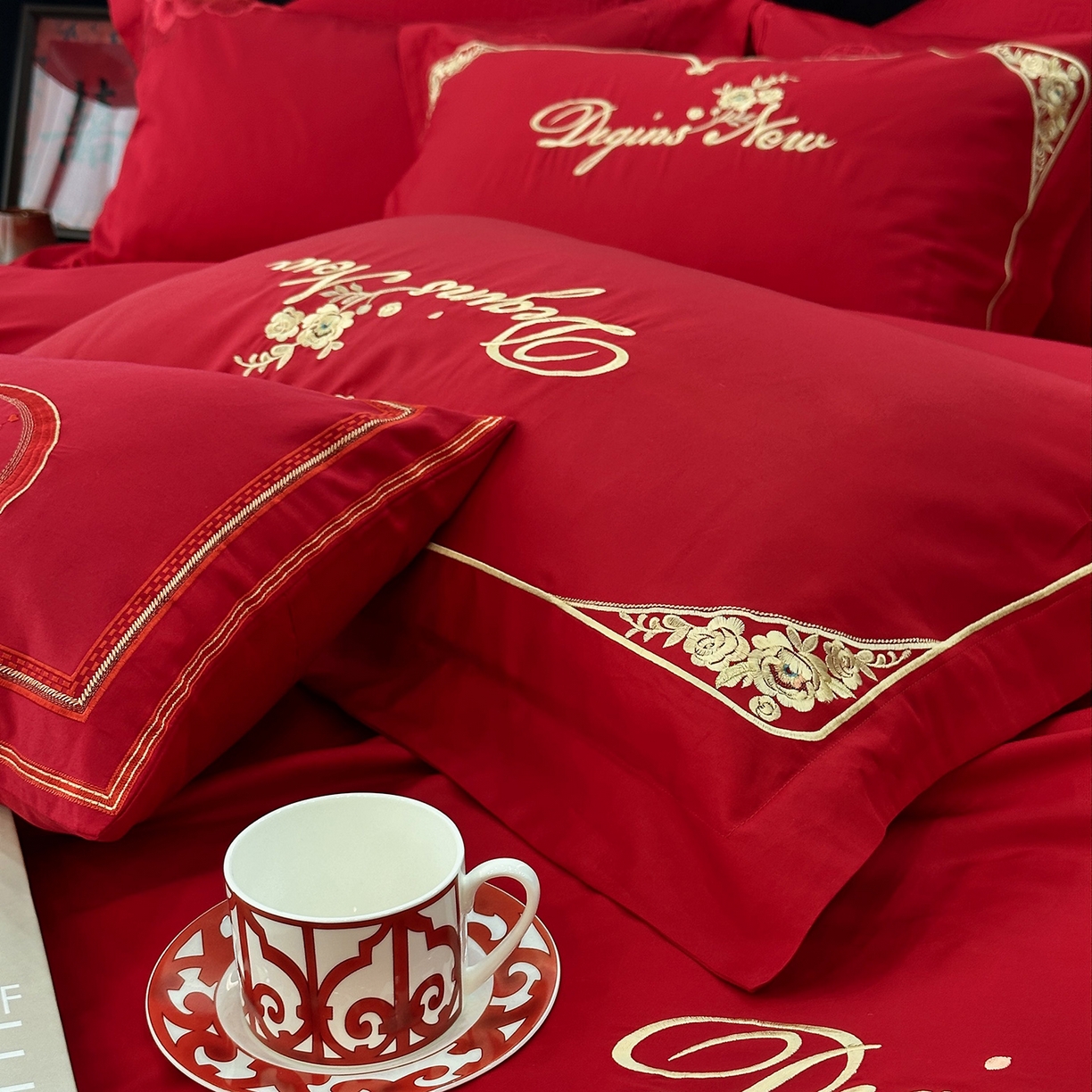 91家纺网 家纺一手货源 找家纺 JUICY 橘滋家纺 2026新款全棉提花高端婚庆刺绣传臻系列四件套多件套 玫瑰传情