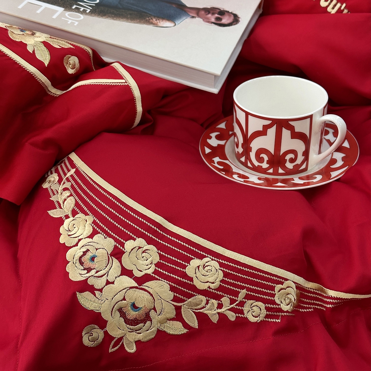 91家纺网 家纺一手货源 找家纺 JUICY 橘滋家纺 2026新款全棉提花高端婚庆刺绣传臻系列四件套多件套 玫瑰传情