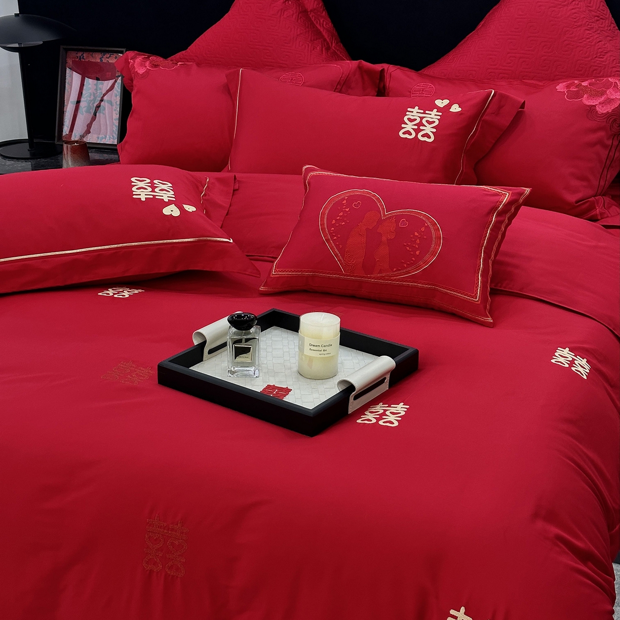 91家纺网 家纺一手货源 找家纺 JUICY 橘滋家纺 2026新款全棉提花高端婚庆刺绣传臻系列四件套多件套 喜临门