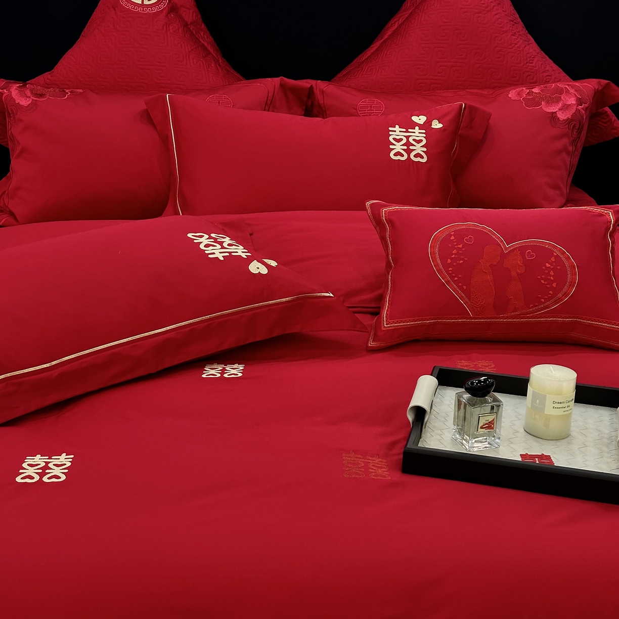 91家纺网 家纺一手货源 找家纺 JUICY 橘滋家纺 2026新款全棉提花高端婚庆刺绣传臻系列四件套多件套 喜临门