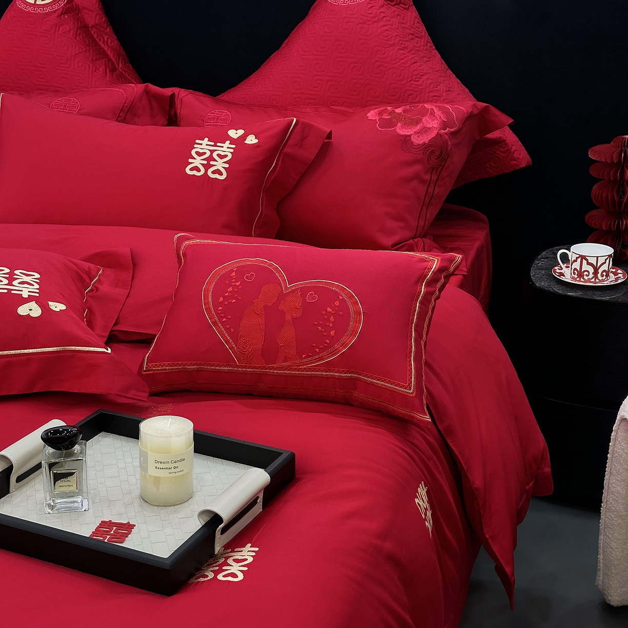 91家纺网 家纺一手货源 找家纺 JUICY 橘滋家纺 2026新款全棉提花高端婚庆刺绣传臻系列四件套多件套 喜临门