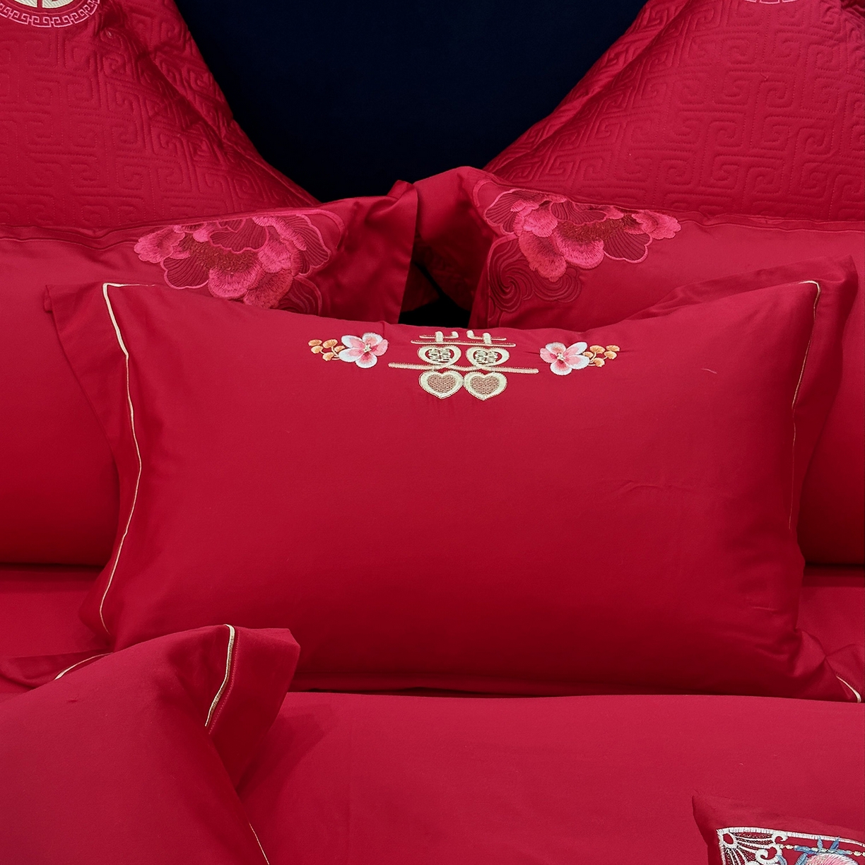 91家纺网 家纺一手货源 找家纺 JUICY 橘滋家纺 2026新款全棉提花高端婚庆刺绣传臻系列四件套多件套 挚爱