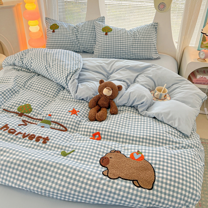 91家纺网 家纺一手货源 找家纺 欧妮家纺 2025新款水洗棉单被套柔软毛巾绣刺绣学生宿舍单件被罩卡通-拉拉旅行 拉拉旅行-兰色格