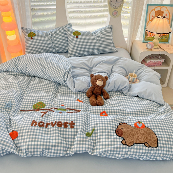 91家纺网 家纺一手货源 找家纺 欧妮家纺 2025新款水洗棉单被套柔软毛巾绣刺绣学生宿舍单件被罩卡通-拉拉旅行 拉拉旅行-兰色格