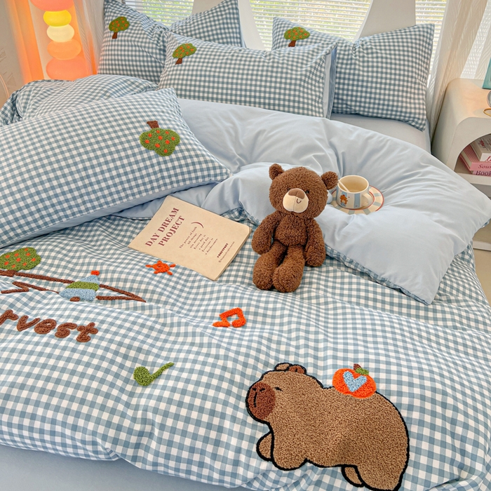 91家纺网 家纺一手货源 找家纺 欧妮家纺 2025新款水洗棉单被套柔软毛巾绣刺绣学生宿舍单件被罩卡通-拉拉旅行 拉拉旅行-兰色格