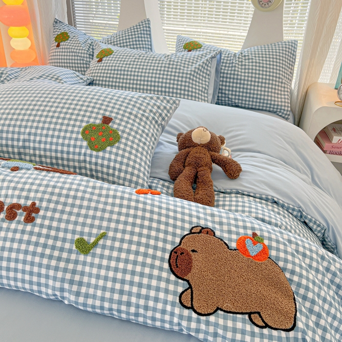 91家纺网 家纺一手货源 找家纺 欧妮家纺 2025新款水洗棉单被套柔软毛巾绣刺绣学生宿舍单件被罩卡通-拉拉旅行 拉拉旅行-兰色格