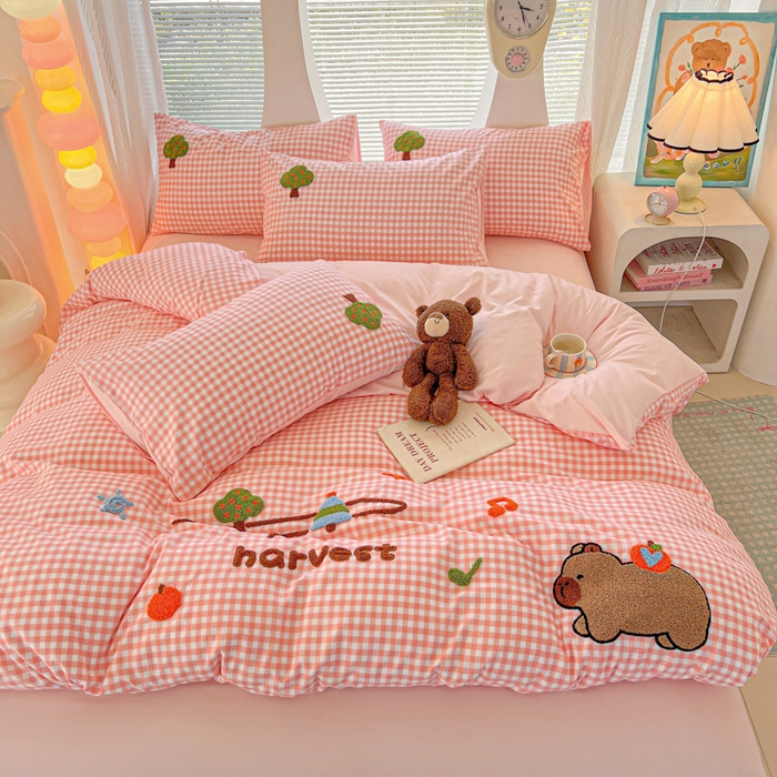 91家纺网 家纺一手货源 找家纺 （总）欧妮家纺 2025新款水洗棉毛巾绣床单被套四件套宿舍床上三件套-拉拉旅行系列