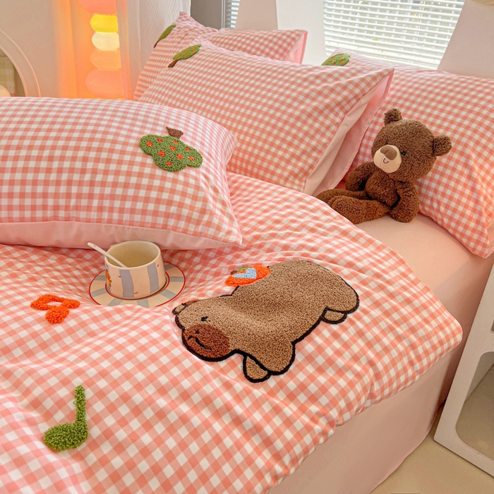 91家纺网 家纺一手货源 找家纺 （总）欧妮家纺 2025新款水洗棉毛巾绣床单被套四件套宿舍床上三件套-拉拉旅行系列