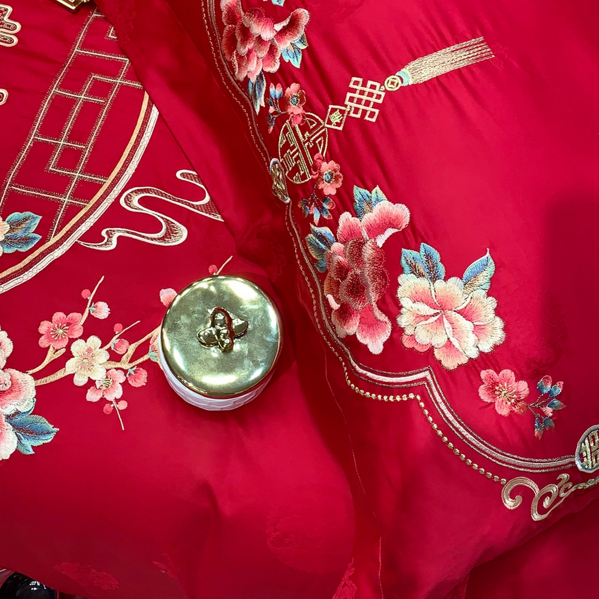 91家纺网 家纺一手货源 找家纺 JUICY 橘滋家纺 2026新款全棉提花高端婚庆刺绣传臻系列四件套多件套 代代相传