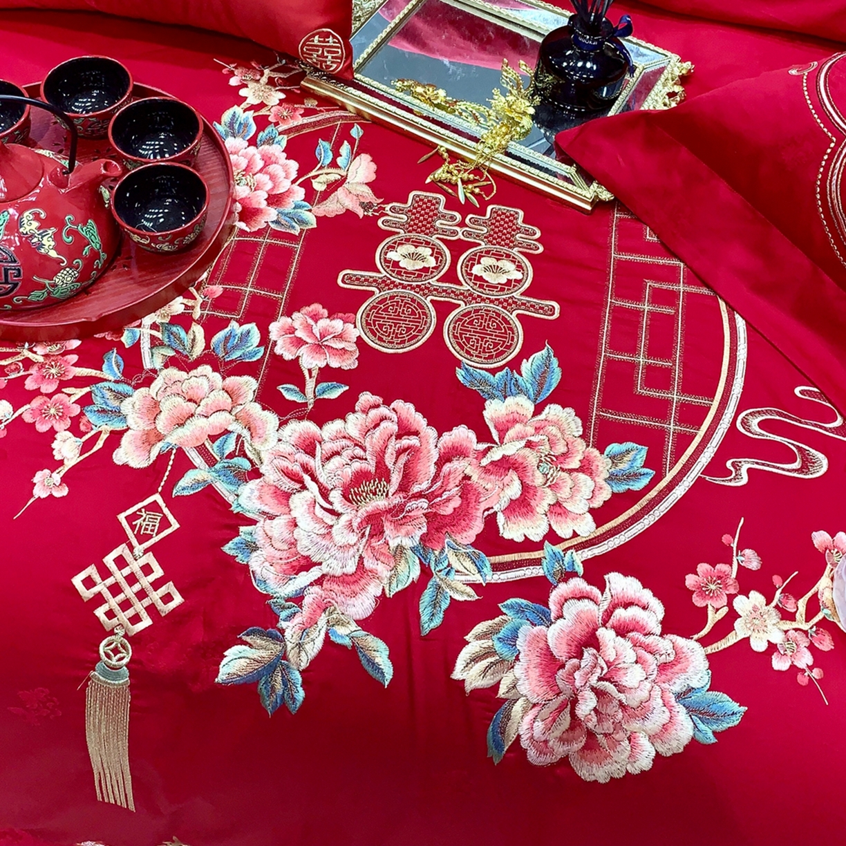 91家纺网 家纺一手货源 找家纺 JUICY 橘滋家纺 2026新款全棉提花高端婚庆刺绣传臻系列四件套多件套 代代相传