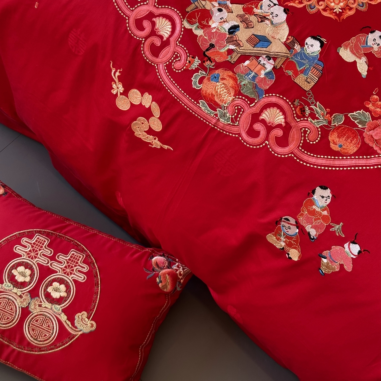 91家纺网 家纺一手货源 找家纺 JUICY 橘滋家纺 2026新款全棉提花高端婚庆刺绣传臻系列四件套多件套 欢天喜地